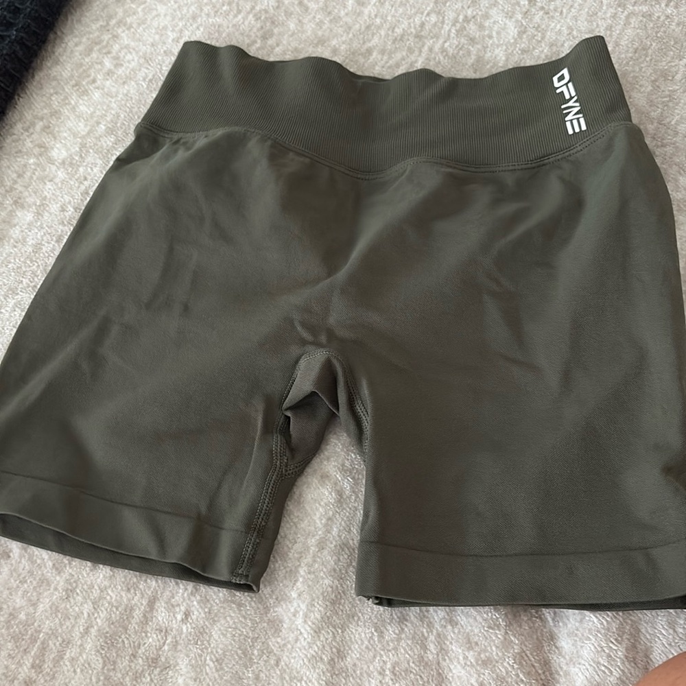 DFYNE SHORTS